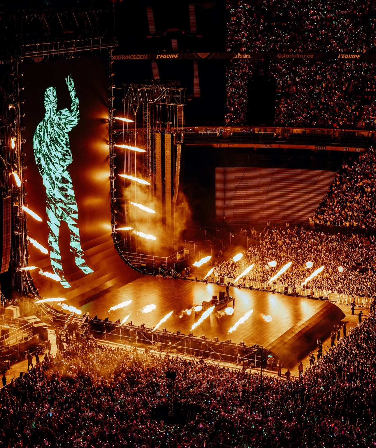 DJ SNAKE - STADE DE FRANCE STAGE WITH RED LIGHTING