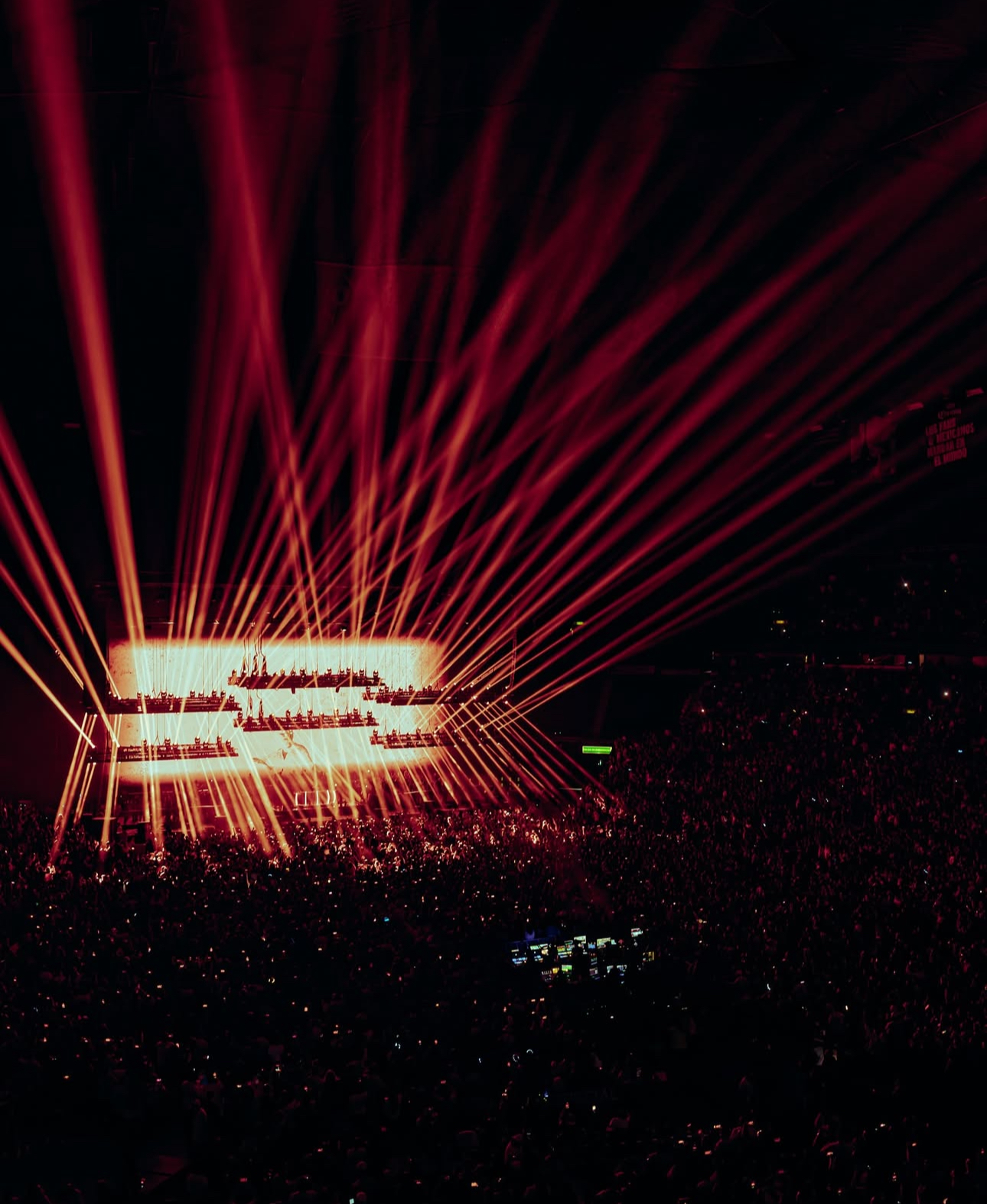 TIËSTO - PRISMATIC TOUR BLUE WAVE PROJECTION
