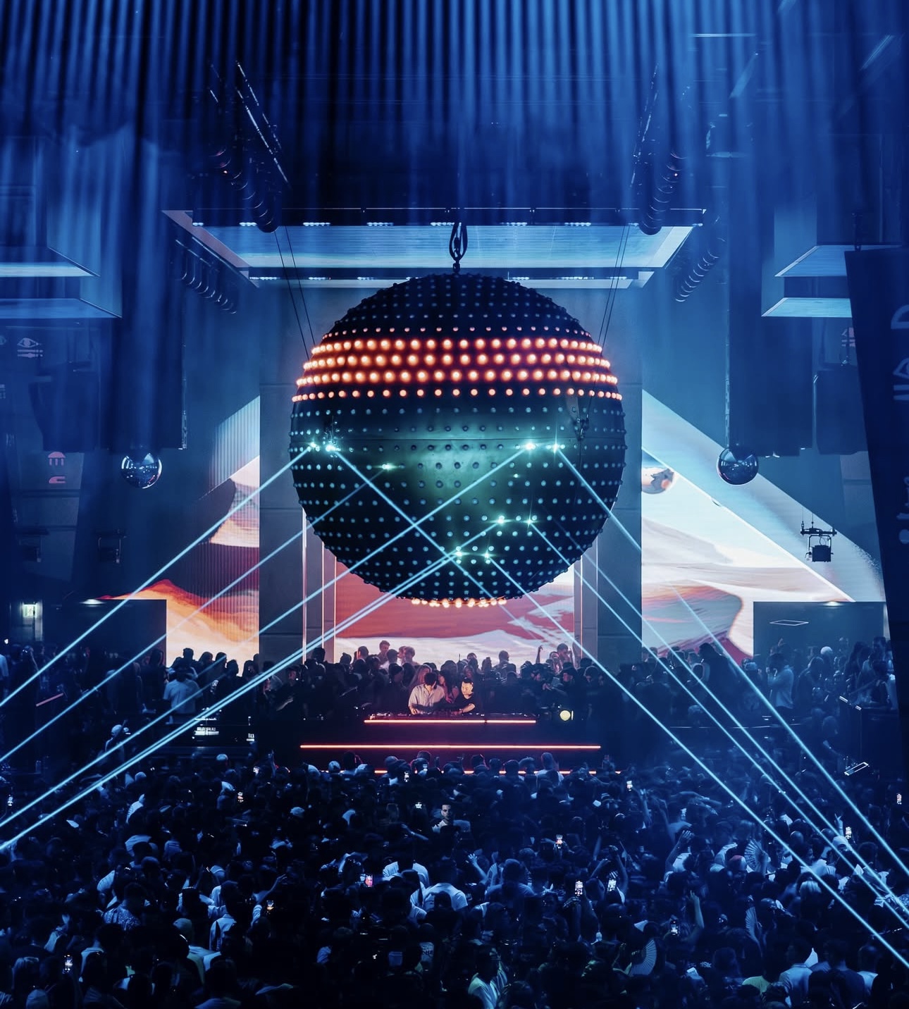 PARADISE - SANDS OF SOLARIS LED SPHERE IN RED VENUE